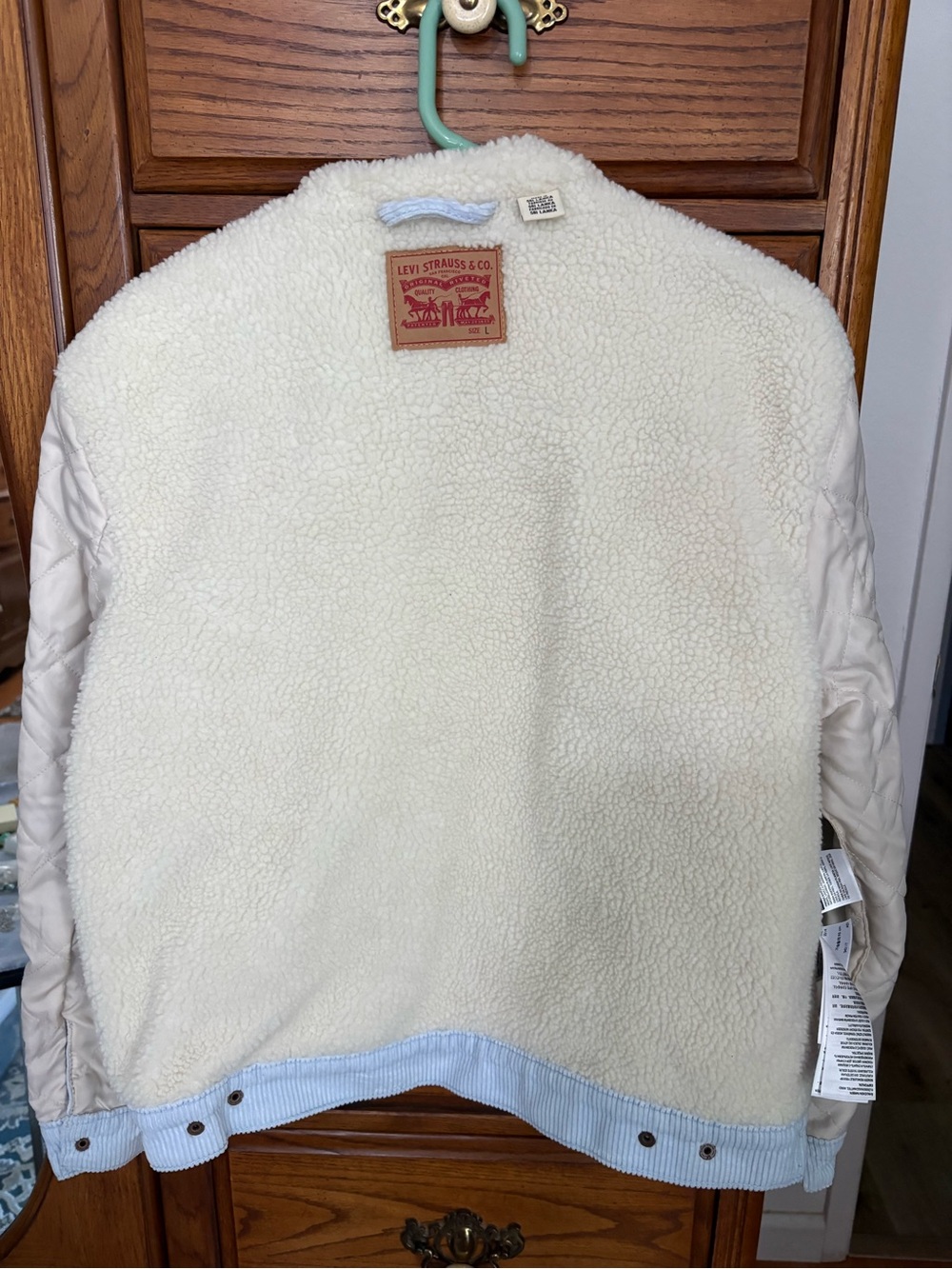 NWOT Levi's Women’s Baby Blue Corduroy Sherpa Truckers Jacket - Picture 4 of 5